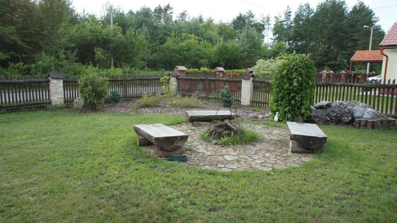 Hotel W Cieniu Sosen à Grebow Extérieur photo
